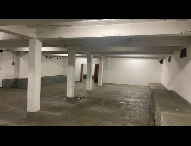 2,100M² WAREHOUSE TO LET IN PARAMOUNT ESTATE